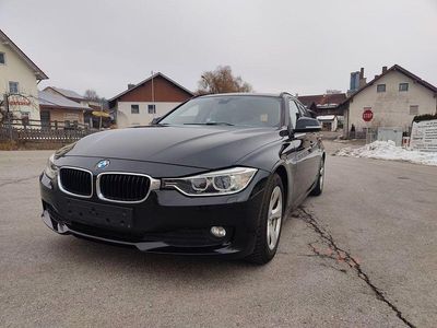 Schwarz Gebraucht 2014 BMW 320 Efficient Dynamics Kombi | 8.190 € (Guter Preis)