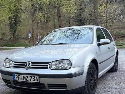 Usata VW Golf IV 100 CV (73 kW) 2000 Argento Utilitaria