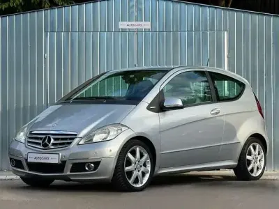 Gebraucht Mercedes A180 116 PS (85 kW) 2010 Silber Limousine