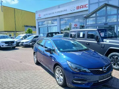 Gebraucht Opel Astra Edition 145 PS (106 kW) 2021 Nautic blau Kombi