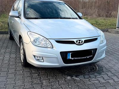 Gebraucht Hyundai i30 130 PS (95 kW) 2007 Silber Kleinwagen
