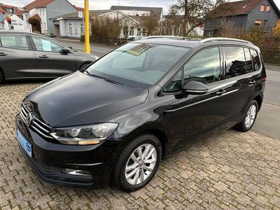 Schwarz Gebraucht 2016 VW Touran Van / Kleinbus | 9.490 €