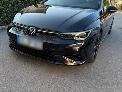Usata VW Golf VIII R 333 CV (244 kW) 2024 Nero Station wagon