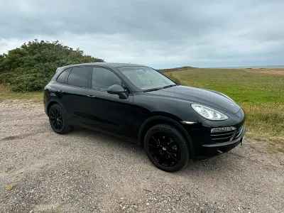 Używany Porsche Cayenne 245 KM (180 kW) 2011 Czarny SUV