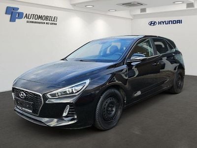 Gebraucht Hyundai i30 Intro Edition 120 PS (88 kW) 2017 Schwarz Limousine