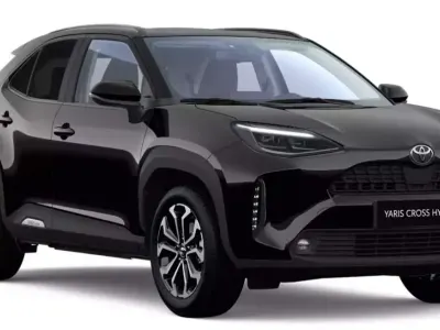 Neu Toyota Yaris Cross 131 PS (96 kW) 2026 Karminarot metallic SUV