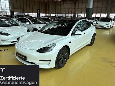Weiß Gebraucht 2021 Tesla Model 3 Standard Range Limousine | 25.500 € (Fairer Preis)