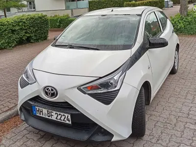 Gebraucht Toyota Aygo Edition-S 69 PS (50 kW) 2019 Weiß Kleinwagen