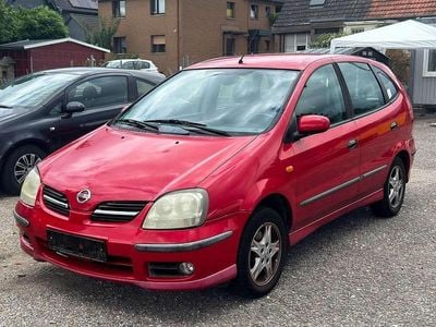 Nissan Almera Tino
