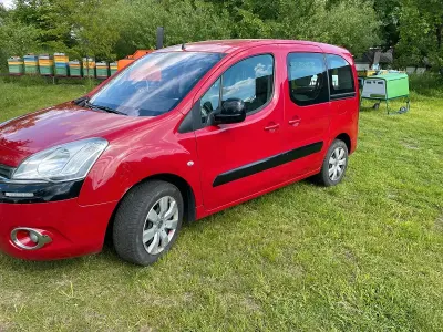 Gebraucht Citroën e-Berlingo 92 PS (67 kW) 2013 Rot Limousine