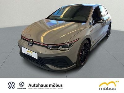 Gebraucht VW Golf VIII GTI Clubsport 300 PS (220 kW) 2022 Mondsteingrau/deep black perle Limousine
