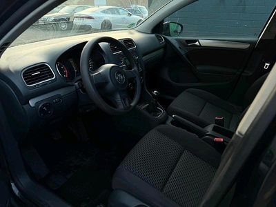 Gebraucht VW Golf VI 95 PS (69 kW) 2010 Schwarz Kleinwagen