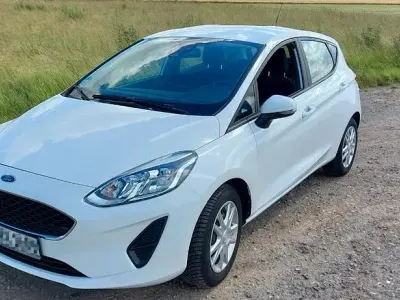 Gebraucht Ford Fiesta Cool & Connect 75 PS (55 kW) 2020 Weiß Kleinwagen