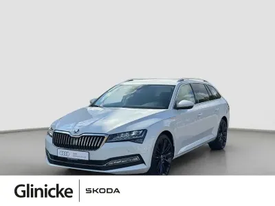 Gebraucht Skoda Superb Style 200 PS (147 kW) 2023 Moonweiss metallic Kombi