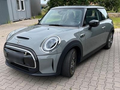 Grau Gebraucht 2021 Mini Cooper SE Kleinwagen | 17.850 € (Fairer Preis)