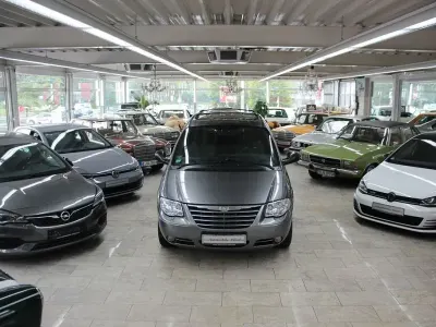 Begagnad Chrysler Grand Voyager Limited 174 HK (127 kW) 2006 Grå Minibuss