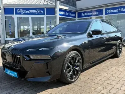 Brugt BMW M760e Performance 571 HK (419 kW) 2023 Sort Sedan
