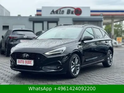 Gebraucht Hyundai i30 Advantage 140 PS (102 kW) 2024 Abyss black Kombi