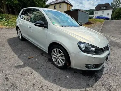 Gebraucht VW Golf VI Trendline 105 PS (77 kW) 2011 Silber Kleinwagen