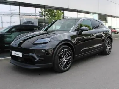 Neu Porsche Macan 264 kW (360 PS) 2026 Tiefschwarzmetallic (metallic) SUV
