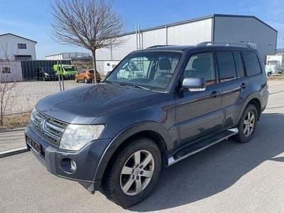 Gebraucht Mitsubishi Pajero Intense 170 PS (125 kW) 2007 Grau SUV