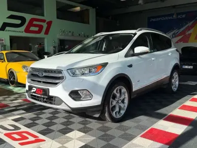 Gebraucht Ford Kuga Titanium 179 PS (131 kW) 2017 Frozen white SUV
