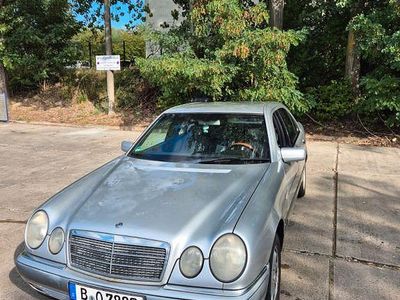 Mercedes E240