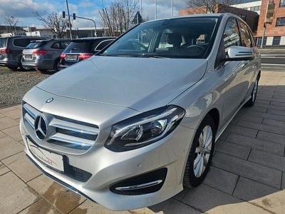 Gebraucht Mercedes B180 122 PS (89 kW) 2014 Silber Van / Kleinbus