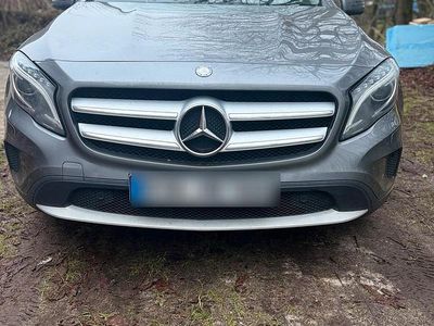 Grau Gebraucht 2014 Mercedes GLA200 SUV | 14.500 €