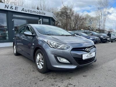 Gebraucht Hyundai i30 Edition 99 PS (72 kW) 2014 Silber Limousine