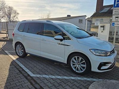 Weiß Gebraucht 2017 VW Touran Highline Van / Kleinbus | 13.500 € (Fairer Preis)