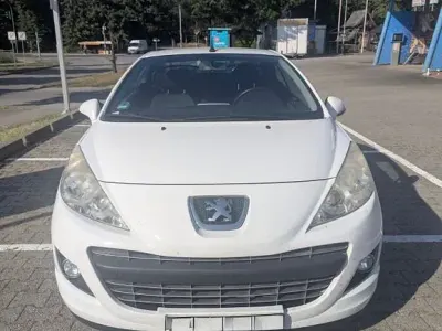 Gebraucht Peugeot 207 CC Premium 120 PS (88 kW) 2010 Weiß Cabrio