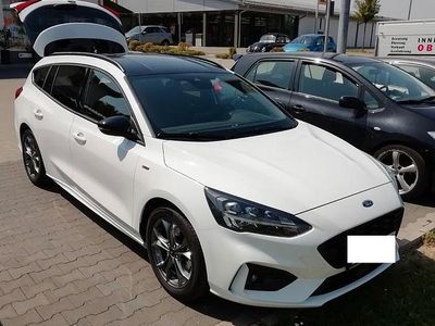 Weiß Gebraucht 2019 Ford Focus ST-Line Kombi | 13.800 € (Guter Preis)
