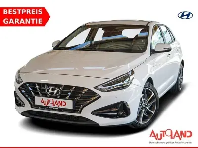 Gebraucht Hyundai i30 Advantage 160 PS (117 kW) 2023 Weiß Limousine