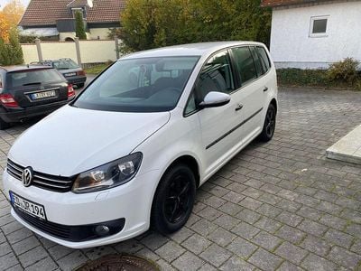 Weiß Gebraucht 2013 VW Touran Trendline Van / Kleinbus | 6.590 € (Guter Preis)