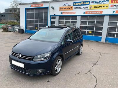 Blau Gebraucht 2012 VW Touran Highline Van / Kleinbus | 9.499 € (Fairer Preis)