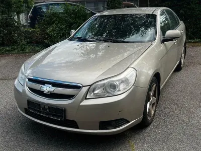 Gebraucht Chevrolet Epica 156 PS (114 kW) 2010 Gold Limousine