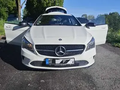 Gebraucht Mercedes CLA200 136 PS (100 kW) 2016 Weiß Kombi