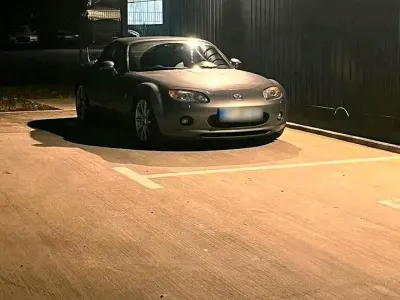 Usata Mazda MX5 160 CV (117 kW) 2006 Argento Cabrio