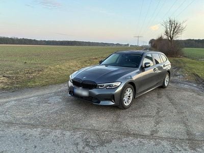 Gebraucht BMW 320e 190 PS (139 kW) 2021 Grau Kombi