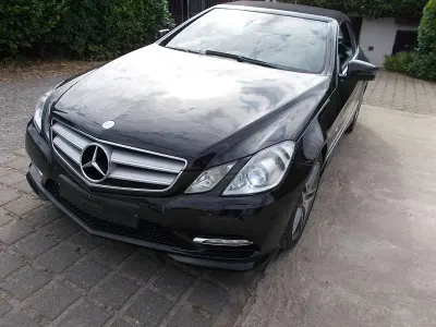 Gebraucht Mercedes E300 Avantgarde 252 PS (185 kW) 2011 Schwarz Cabrio