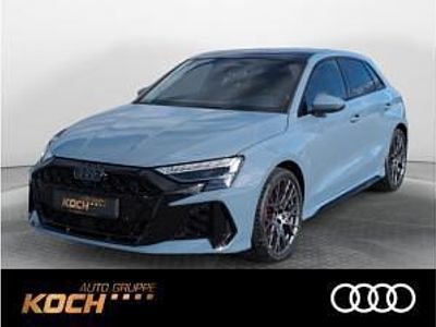Neu Audi RS3 Comfort 400 PS (294 kW) 2025 Kemoragrau metallic Limousine