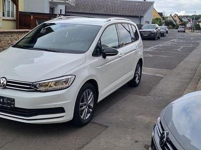 Weiß Gebraucht 2020 VW Touran United Van / Kleinbus | 22.990 € (Fairer Preis)