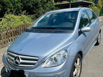 Mercedes B200