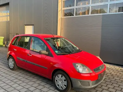 Gebraucht Ford Fiesta 70 PS (51 kW) 2006 Rot Kleinwagen