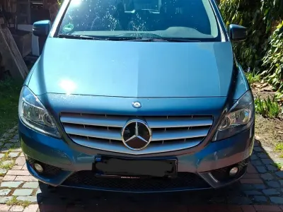 Gebraucht Mercedes B200 136 PS (100 kW) 2012 Blau Van / Kleinbus