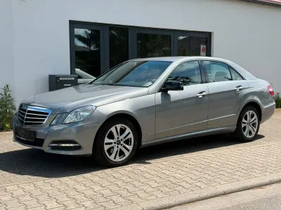 Gebraucht Mercedes E200 Avantgarde 184 PS (135 kW) 2012 Silber Limousine