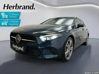Gebraucht Mercedes A250 Progressive 160 PS (117 kW) 2021 Denimblau metallic Limousine
