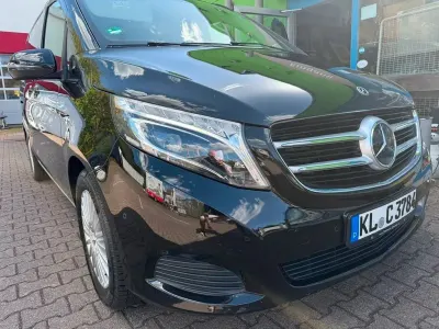Gebraucht Mercedes V220 Avantgarde Edition 163 PS (119 kW) 2018 Schwarz Van / Kleinbus