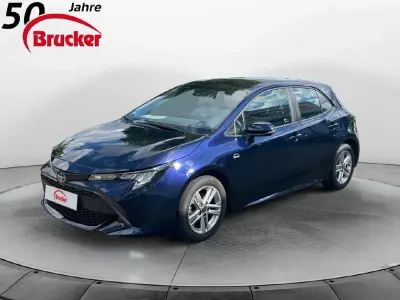 Gebraucht Toyota Corolla Hybrid Comfort 122 PS (89 kW) 2022 Dark blue metallic Limousine